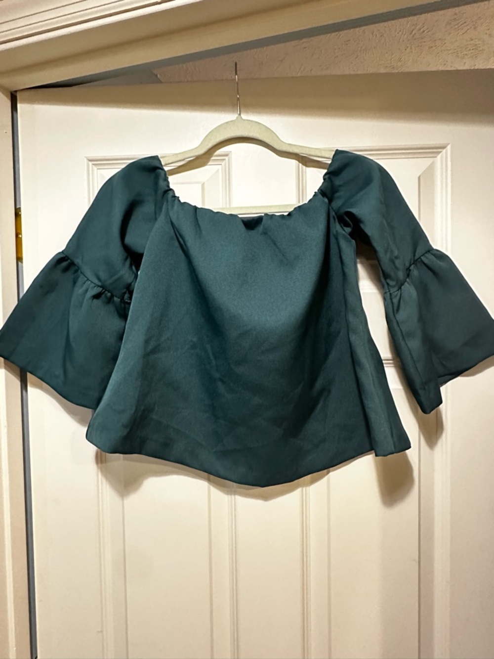 Paper Heart Dressy 3/4 Sleeve Cropped Top Medium